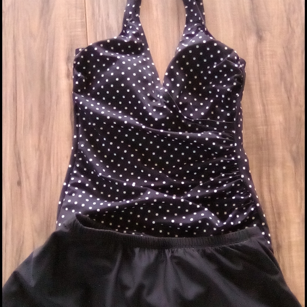 Women Size 6/8 Swimsuit & Skort